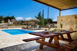 Outdoor dining - Villa Ydria  (Chavriata)