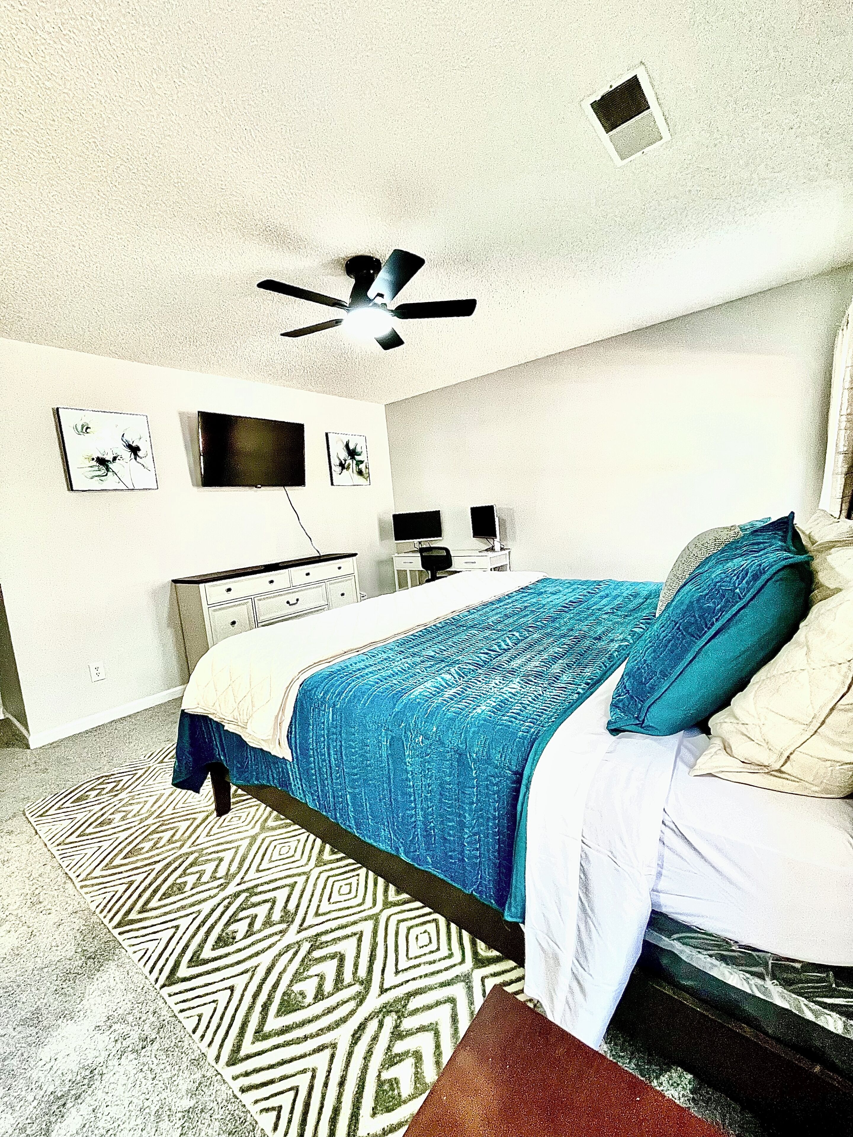 4 chambres, fer et planche à repasser, Wi-Fi, draps fournis