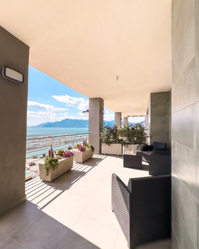 Sunshine - Lilibeth Luxury Suites Salerno