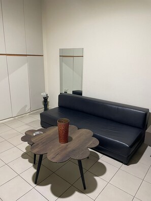 Appartement, plusieurs chambres, fumeur, balcon | Intérieur