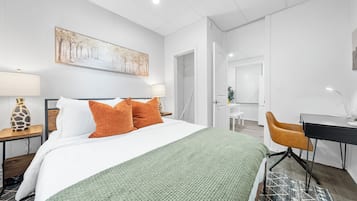 2 Schlafzimmer, Schreibtisch, Bügeleisen/Bügelbrett, WLAN