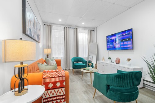 Charming 2-bedroom apartment in awesome West New York 