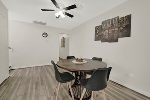 Dining - Central Downtown 3BR with Workspaces Near NRG, Zoo, TSU & Medical Center (Houston)