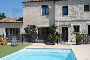 Pool - vacation rental with pool Beaucaire LS3-450 (Beaucaire)