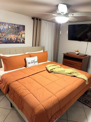 3 slaapkamers, een strijkplank/strijkijzer, wifi, beddengoed