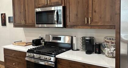 Cozy 2-bedroom apartment in Aubrey with WiFi, AC