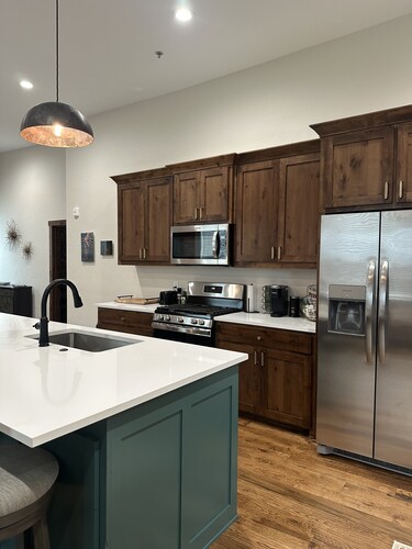 Cozy 2-bedroom apartment in Aubrey with WiFi, AC