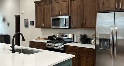 Cozy 2-bedroom apartment in Aubrey with WiFi, AC