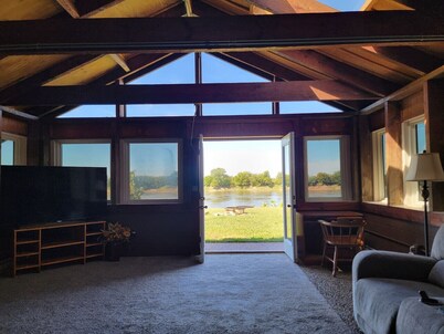 Waterfront Rock Shower Suite w/ Sunset View Room!