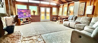 Waterfront Rock Shower Suite w/ Sunset View Room!