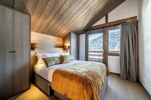 5 bedrooms, free WiFi, bed sheets