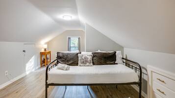 3 Schlafzimmer, Schreibtisch, Bügeleisen/Bügelbrett, kostenloses WLAN