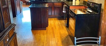 Penthouse w/ Boho Loft, Jacuzzi, + Balcony -3 bdrm