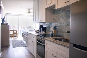 Dishwasher, cookware/dishes/utensils