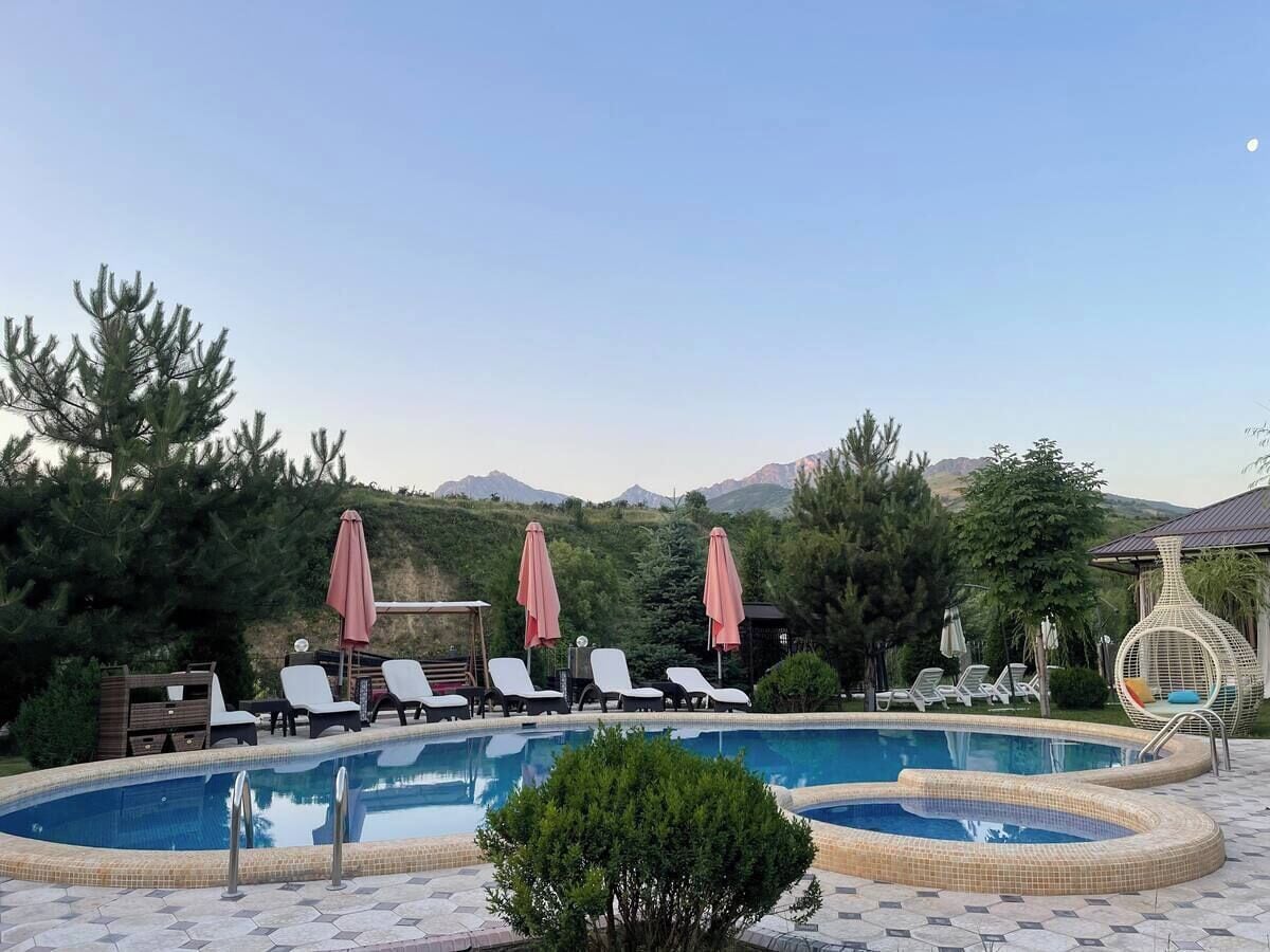 حمّام سباحة خارجي موسمي