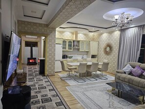 Luxury House, Mountain View | Living area | 65-inch LED TV with digital channels, video-game console - ZimaLeto (Yusufhona)