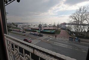 Deluxe Room, 1 Queen Bed, Sea View | Desk, laptop workspace, free WiFi - Marrakesch Hotel Tuzla (Tuzla)