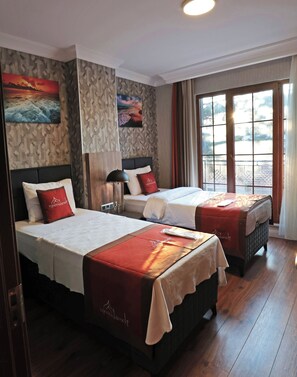 Desk, laptop workspace, free WiFi - Marrakesch Hotel Tuzla (Tuzla)