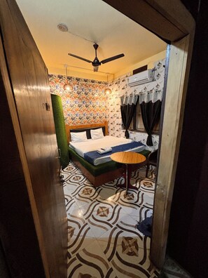 Laptop workspace, free WiFi - Plush hotels (Bhubaneshwar)