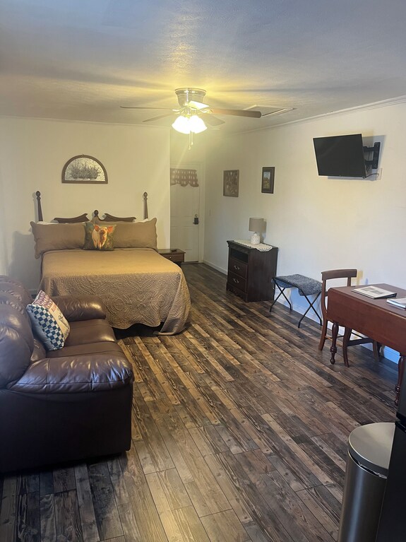 Bourbon Oak Hideaway 1 - Charming Studio Apartment On The Bourbon Trail - - Bardstown, KY