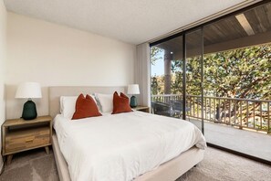 2 dormitoris, escriptori i planxa i posts de planxar 