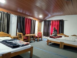 Luxury Quadruple Room, Hill View | Laptop workspace