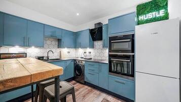 Fridge, microwave, oven, dishwasher