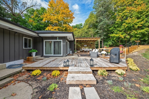 Deck and pergola