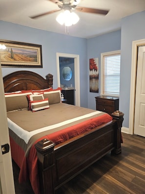 3 bedrooms, iron/ironing board, free WiFi, bed sheets