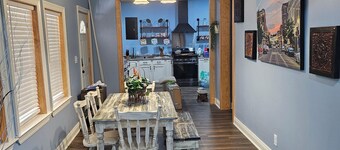 3-bedroom house in enjoyable Laurel with WiFi, AC