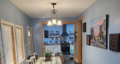 3-bedroom house in enjoyable Laurel with WiFi, AC