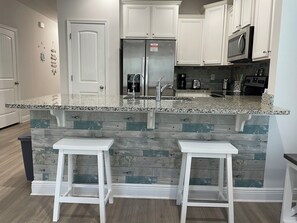 Fridge, microwave, oven, stovetop - Winter monthly rates 3000 fully furnished (Panama City Beach)