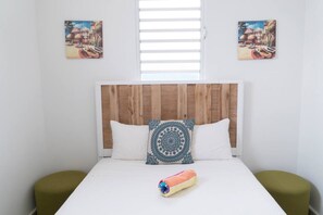 House | 8 bedrooms, hypo-allergenic bedding, in-room safe, blackout curtains - 8 Atlantic Place by Stay with Bear (San Juan)