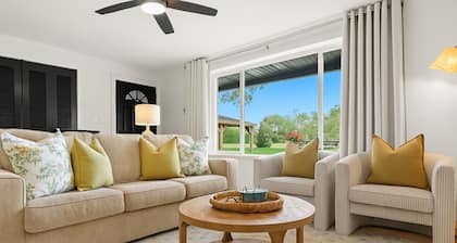 New! Modern 2BR by Downtown Royal Oak | King Beds