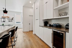 Fridge, microwave, oven, stovetop - Cozy Gulch Retreat • Skyline Views (Nashville)