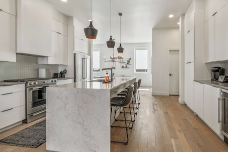 Fridge, microwave, oven, stovetop. Cozy Gulch Retreat • Skyline Views