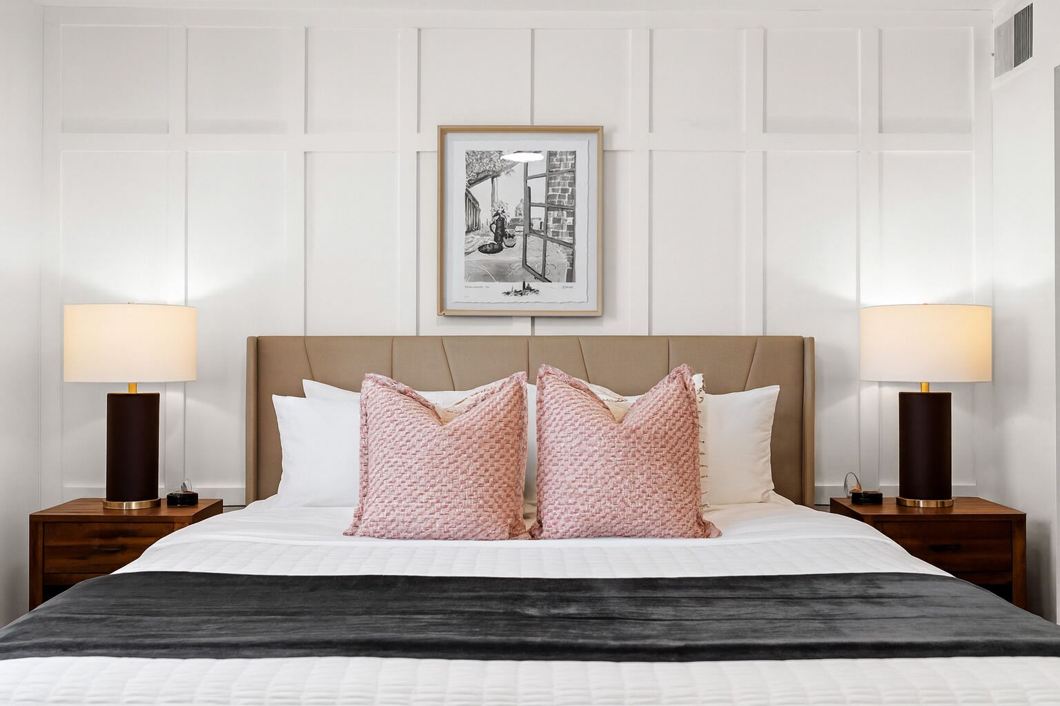 1 soverom, skrivebord, strykejern/-brett og wi-fi (inkludert)