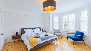 5 bedrooms, desk, iron/ironing board, free WiFi