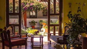 Sala de estar en el lobby