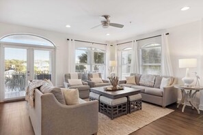 House (3 Bedrooms) | Interior - Isle Be Back by Avantstay Pool, 2blocks to Beach (Panama City Beach)