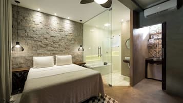 Deluxe Room | Bathroom