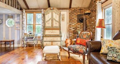 Quaint Cottage on Long Island's South Shore
