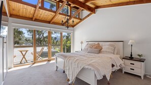 4 habitaciones, escritorio, wifi y ropa de cama 