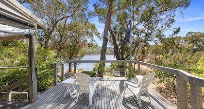 Paradise Retreat Lakehouse - Jamieson - Sleeps 10