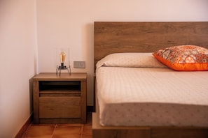 3 bedrooms, iron/ironing board, travel cot, free WiFi