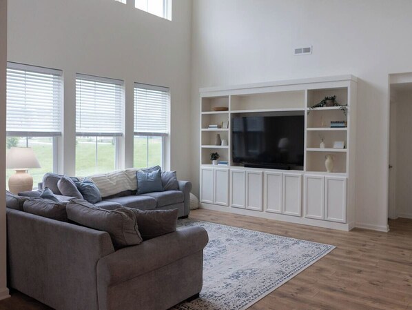 Smart TV, books, offices