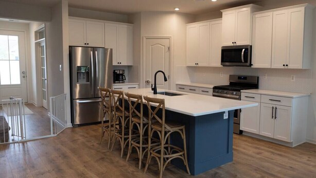 Coffee/tea maker, fridge, microwave, oven - Spacious 5-bedroom house with pool access & amenities (Ocean View)