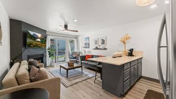 Télévision, cheminée