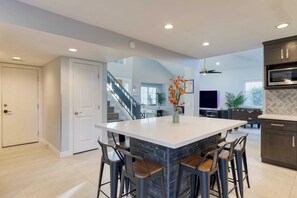 House (4 Bedrooms) | Interior - Desert Scarif Private Pool, Hot Tub, Putting Green, Near Coachella Festivals (Indio)