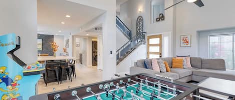 House (4 Bedrooms) | Interior
